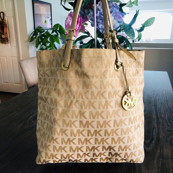 Michael Kors Handbags - Michael Kors Shoulder Tote